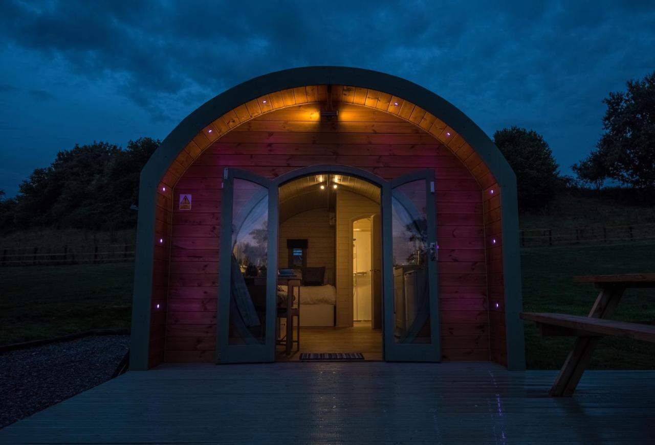 Hidden Wood Glamping And The Hideaway Cabin Уорминстер Экстерьер фото